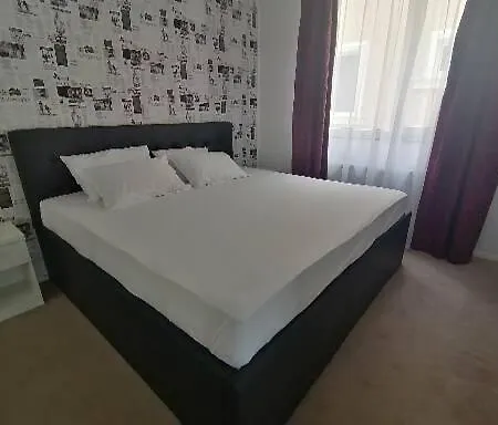 Tudor Apartaments * Нэводари